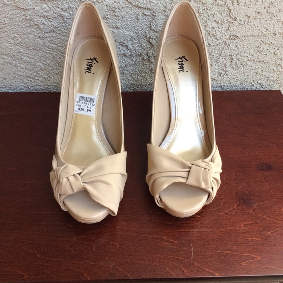 Nude Beige Neutral Peep Toe Pumps - Picture 3 of 7